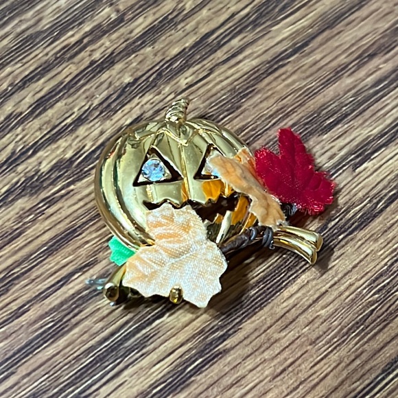 Jewelry - Pumpkin Brooch